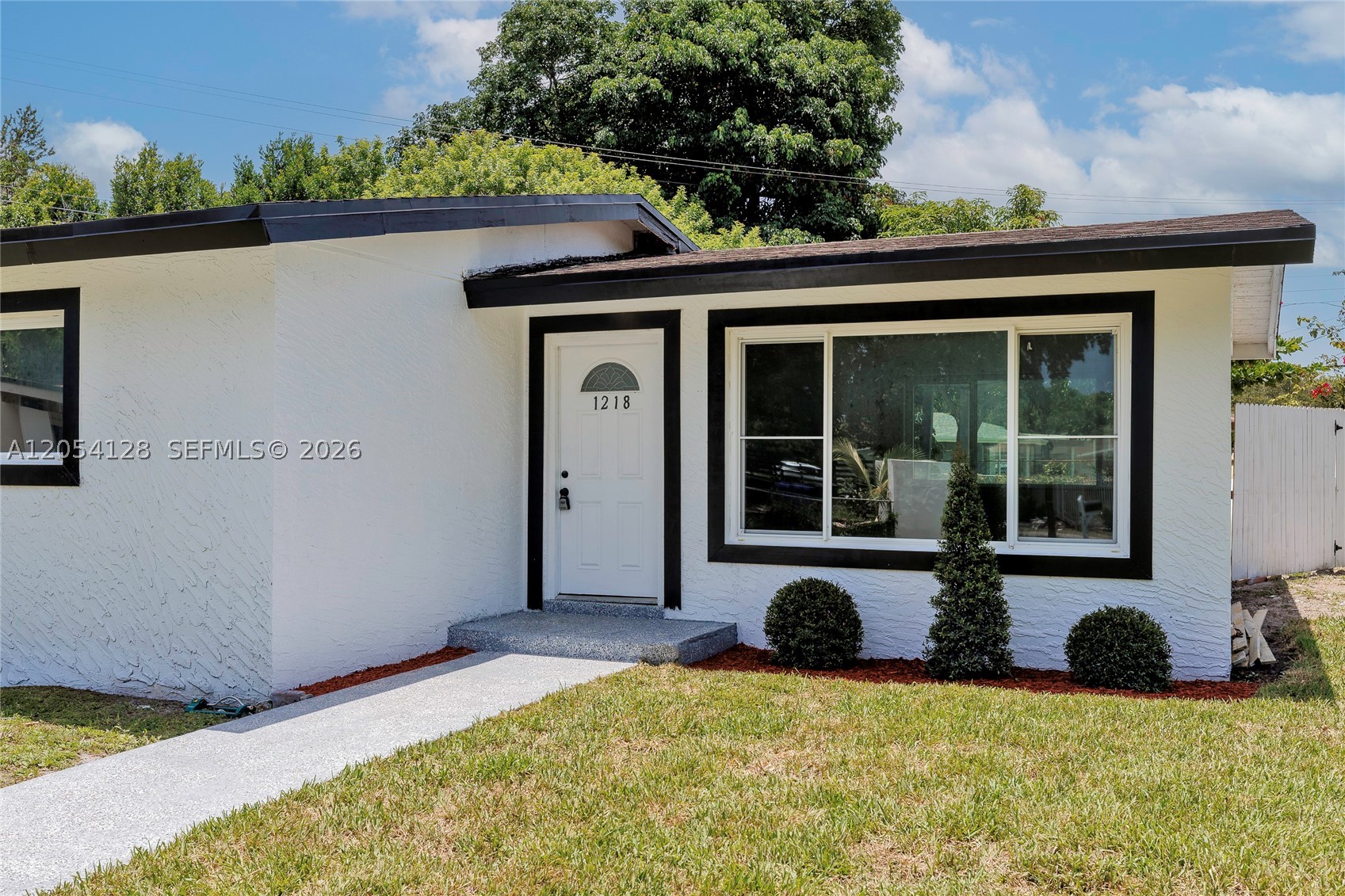 LAUDERDALE VILLAS - Residential