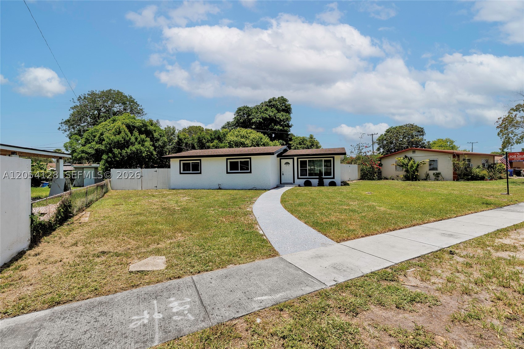 LAUDERDALE VILLAS - Residential