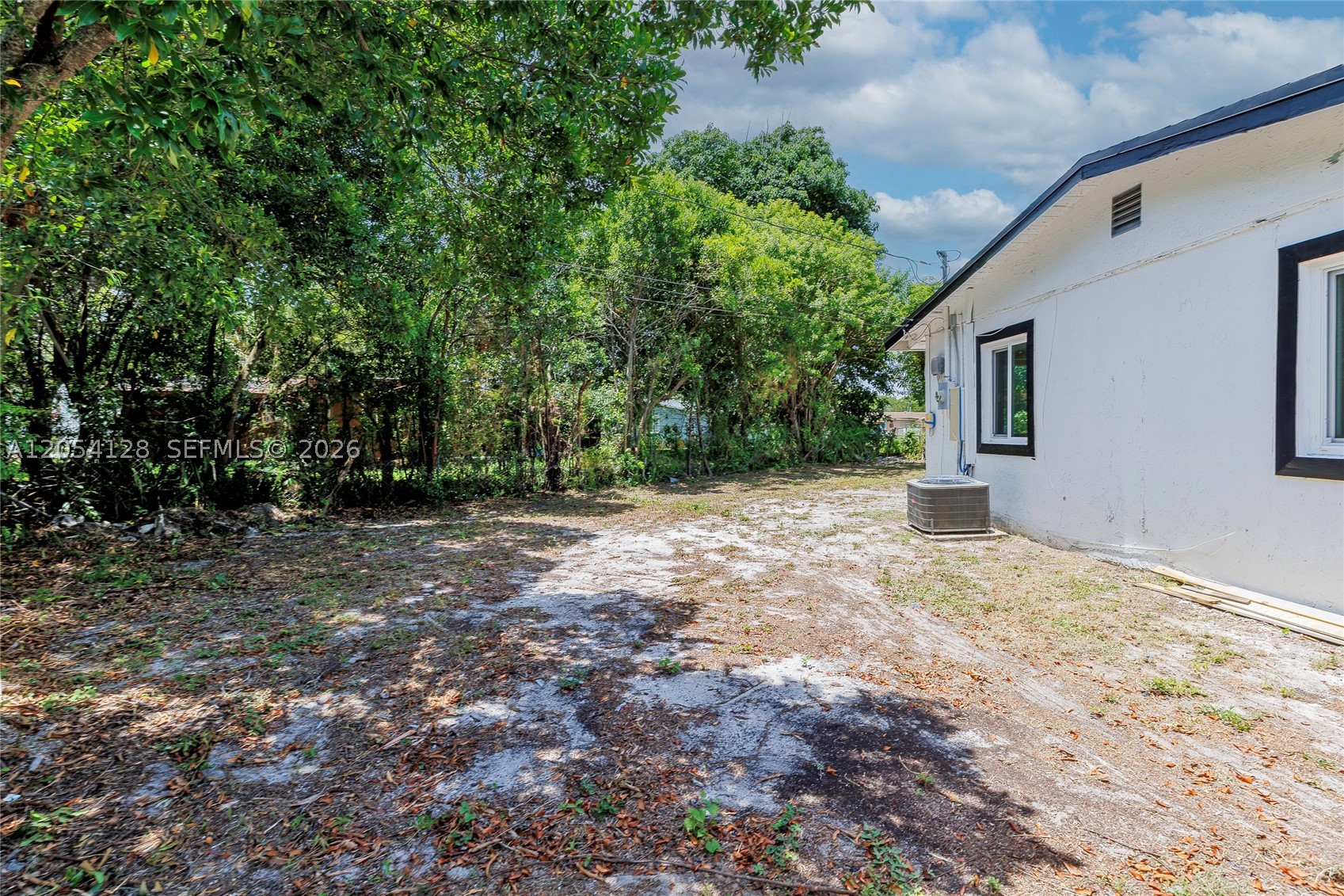 LAUDERDALE VILLAS - Residential