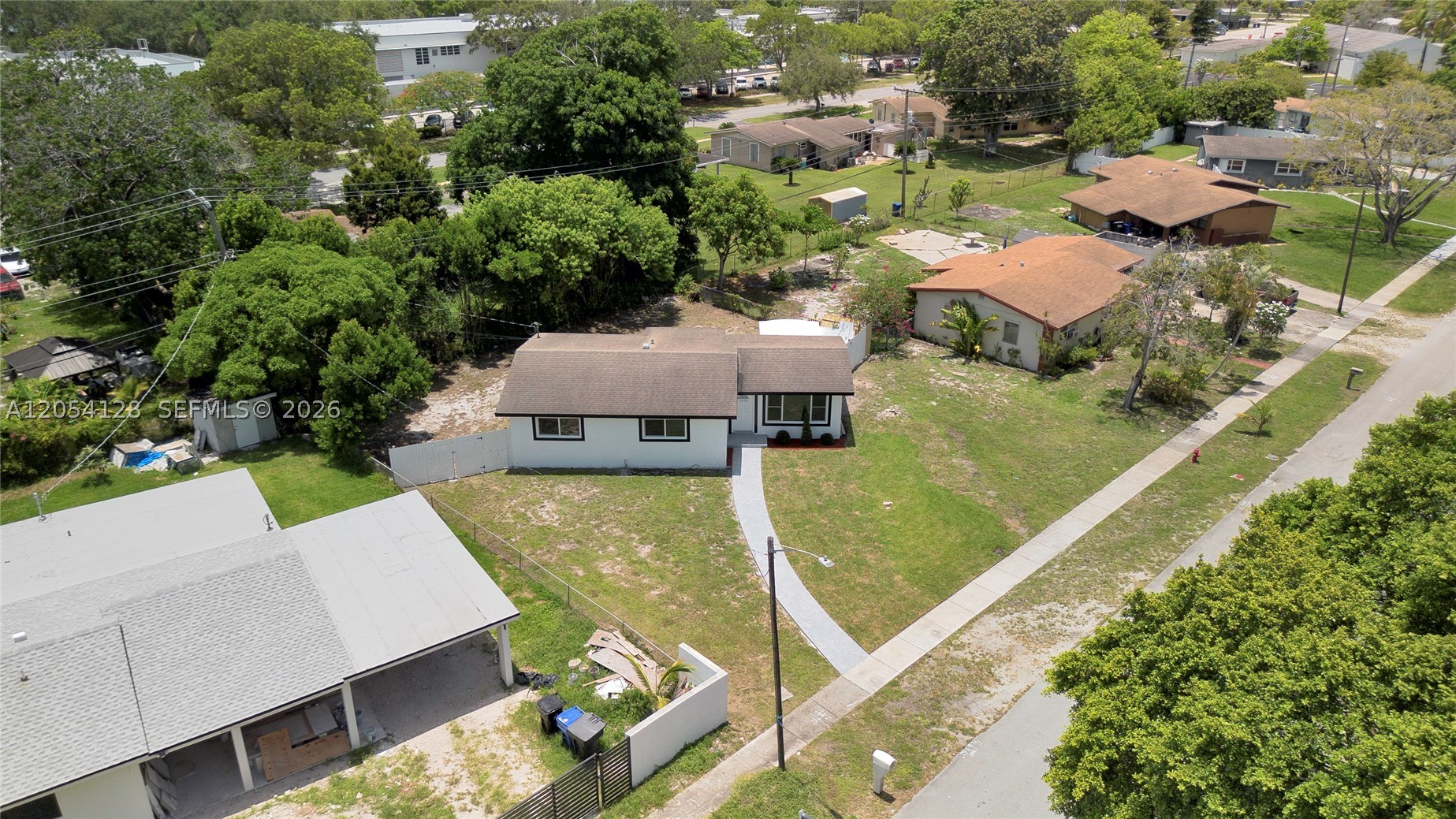 LAUDERDALE VILLAS - Residential