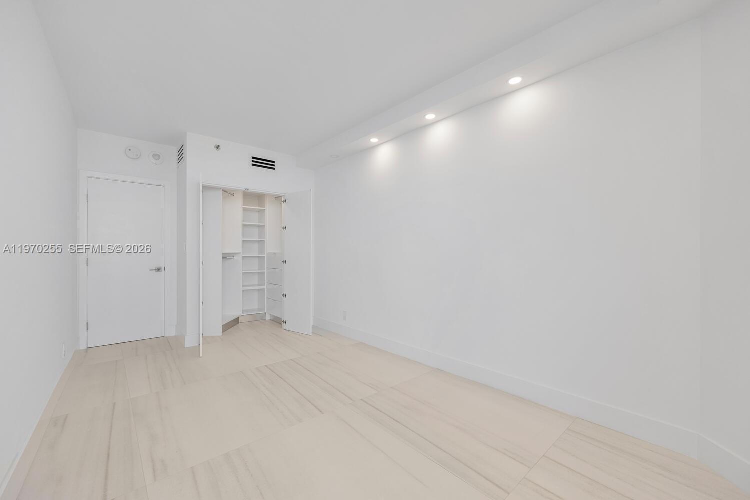 3000 ISL BLVD WILLIAMS IS - Residential