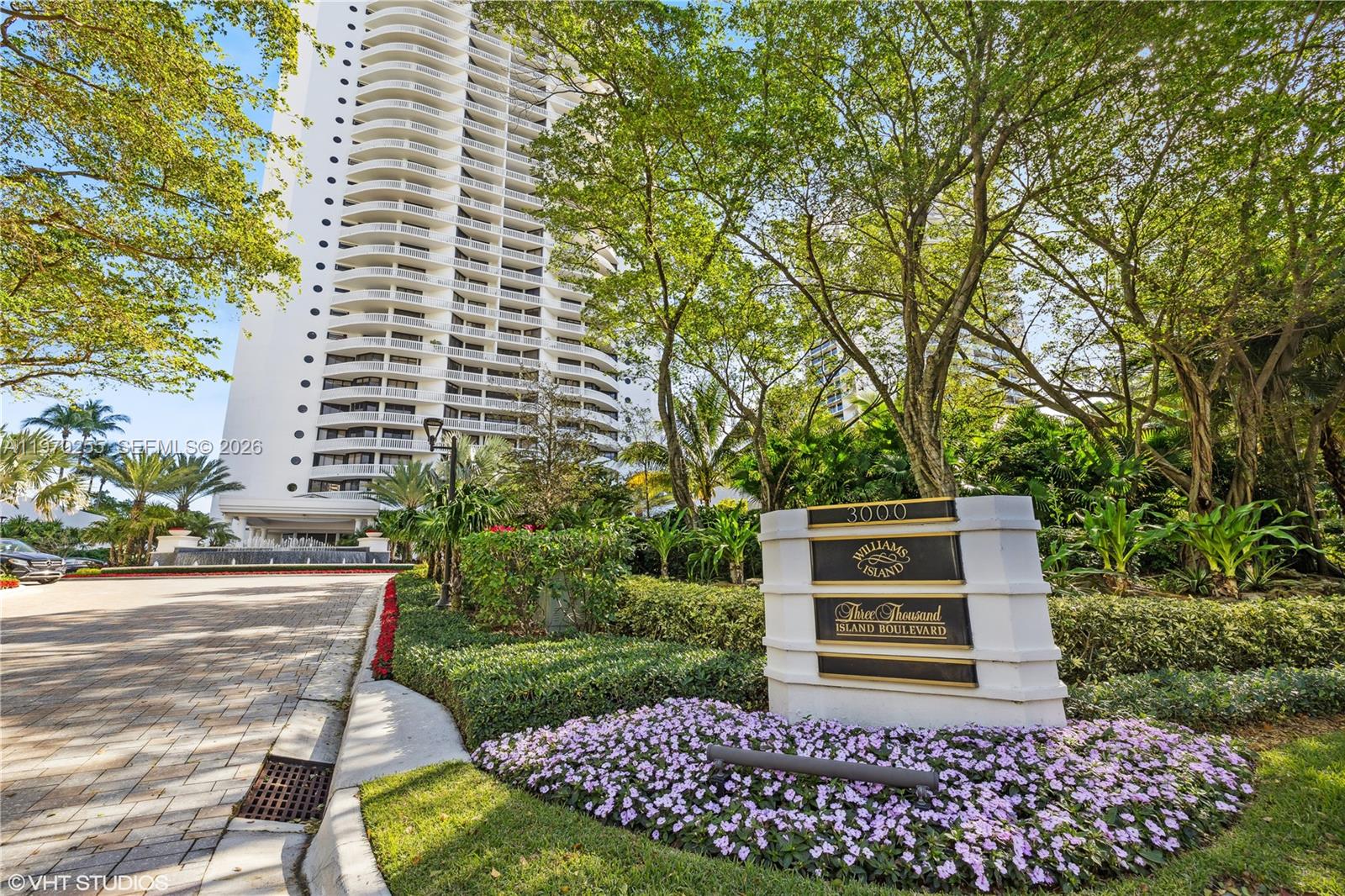 3000 ISL BLVD WILLIAMS IS - Residential