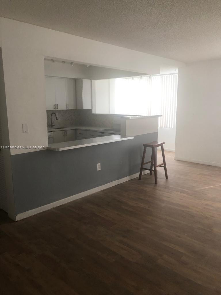 CARIBBEAN BREEZE CONDO - Residential