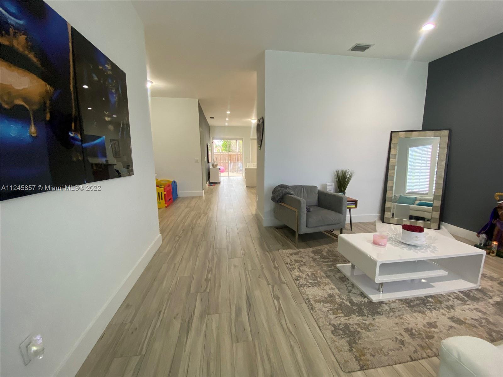 POINCIANA AT SUNSET LAKES - Residential Lease