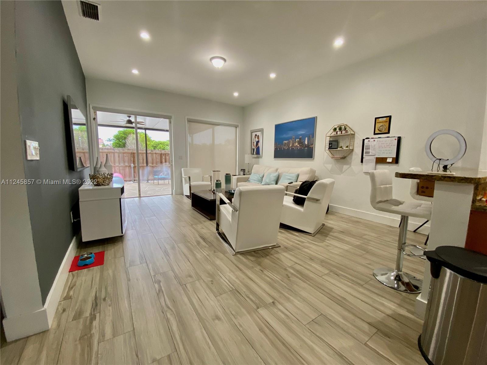 POINCIANA AT SUNSET LAKES - Residential Lease