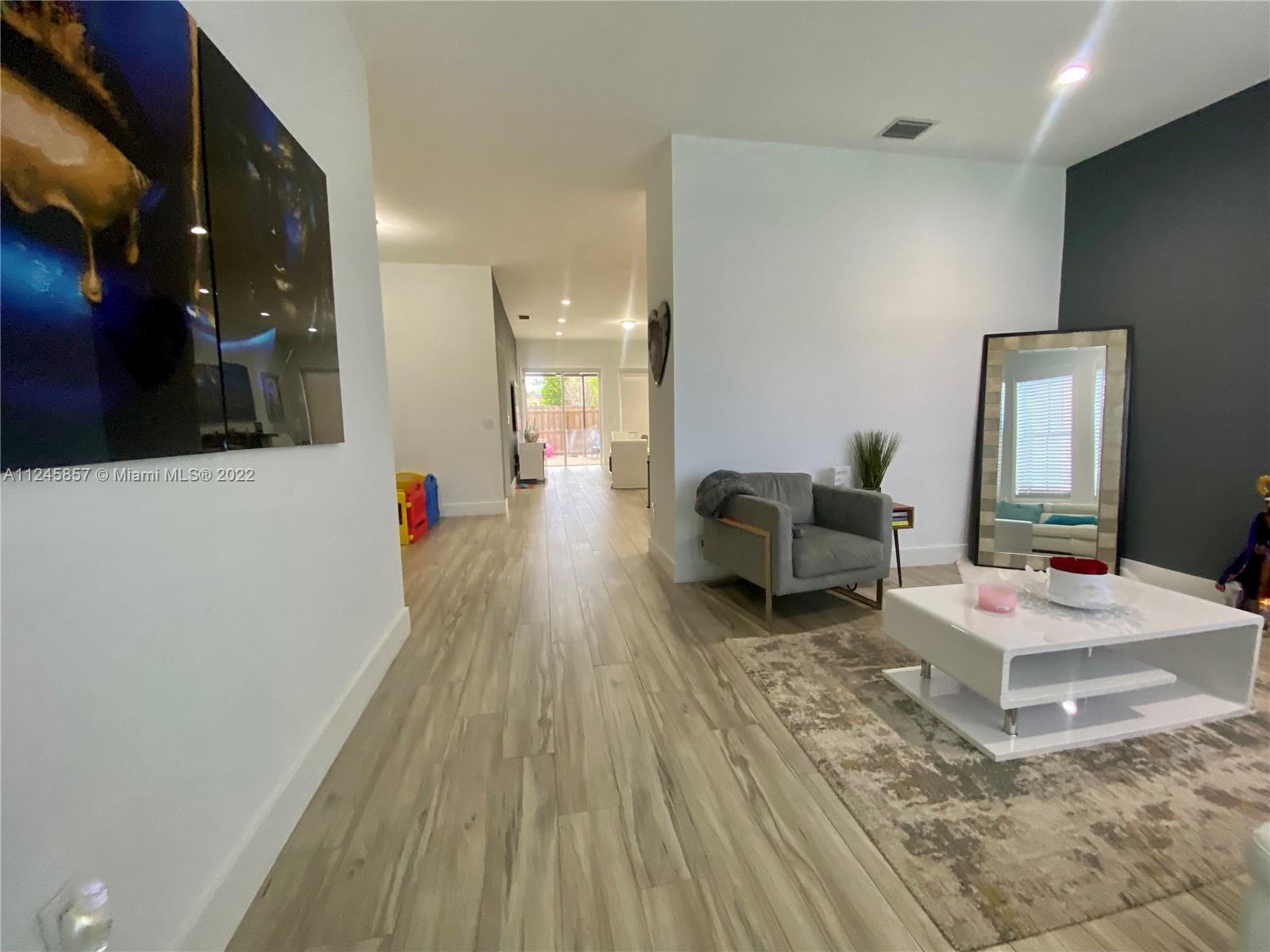 POINCIANA AT SUNSET LAKES - Residential Lease