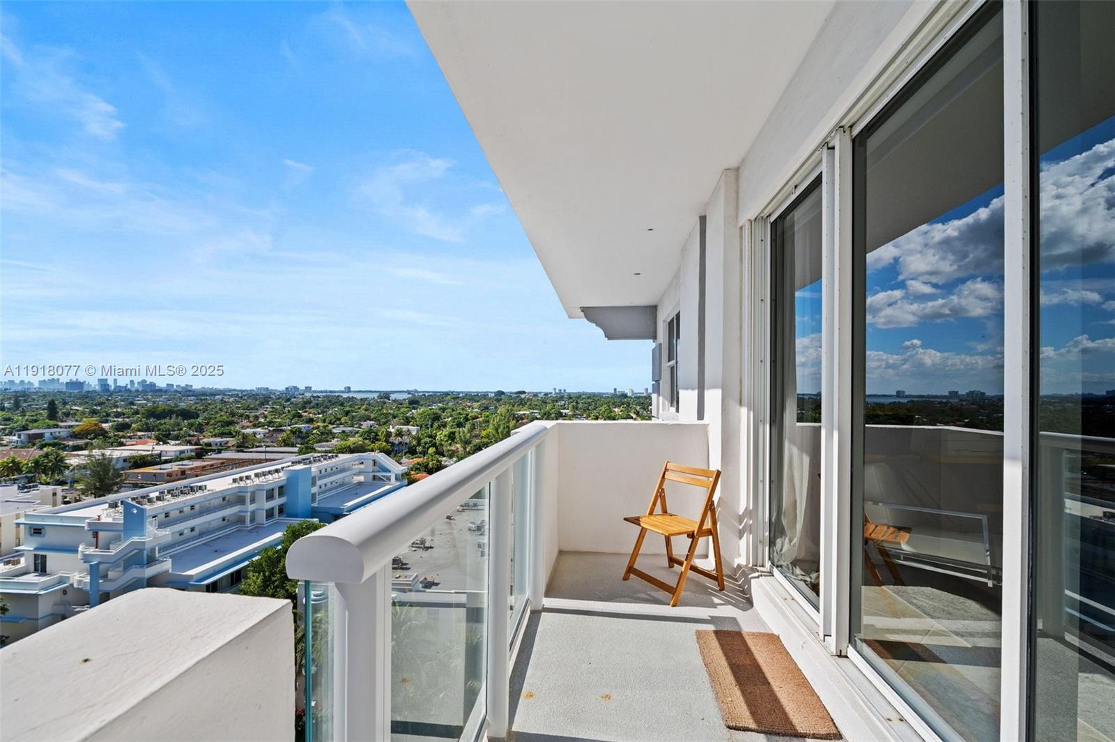 CARLISLE ON THE OCEAN CON - Residential