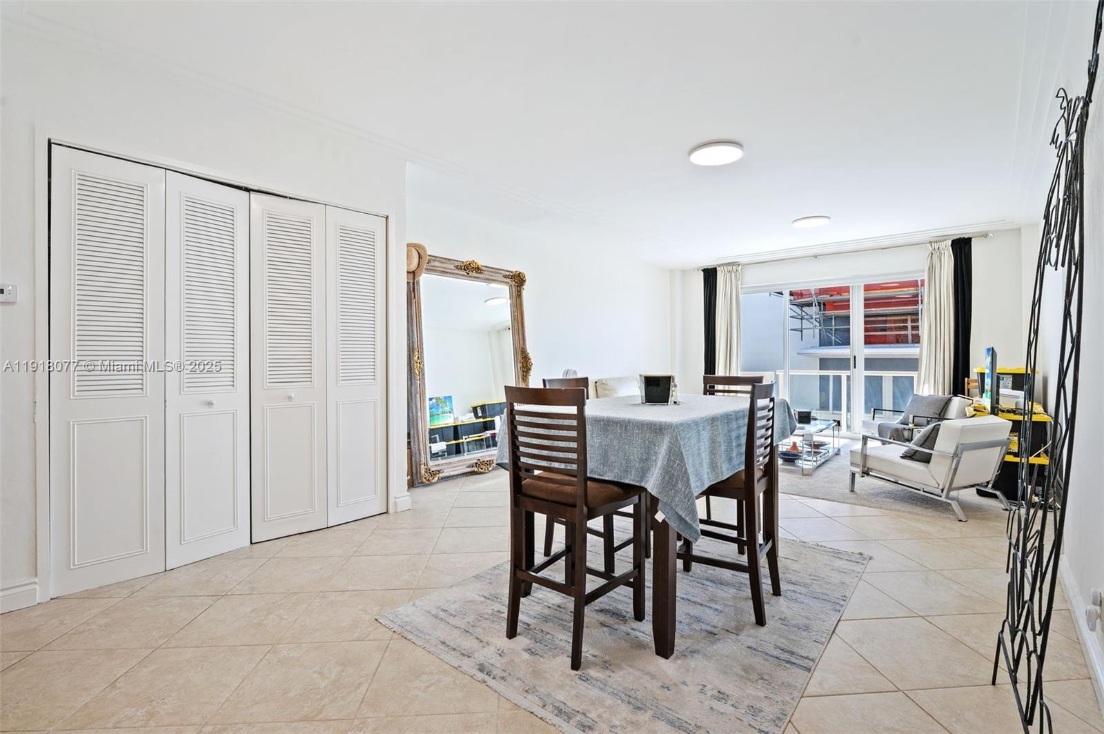 CARLISLE ON THE OCEAN CON - Residential