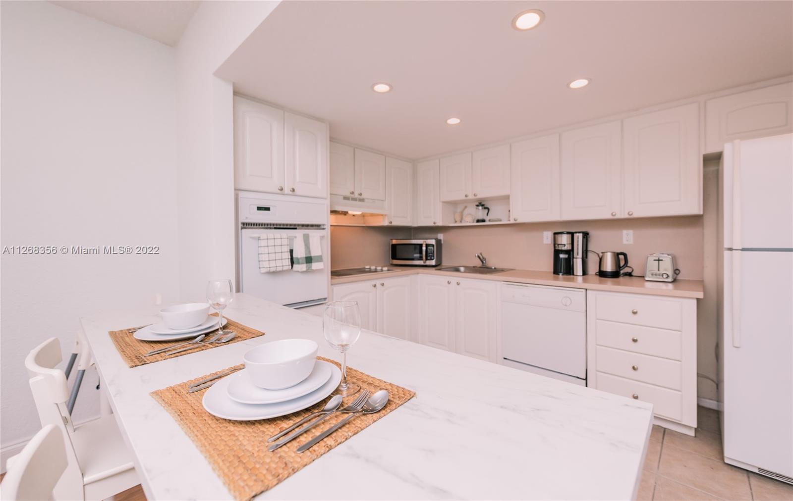 OCEANVIEW BUILDING A COND - Residential