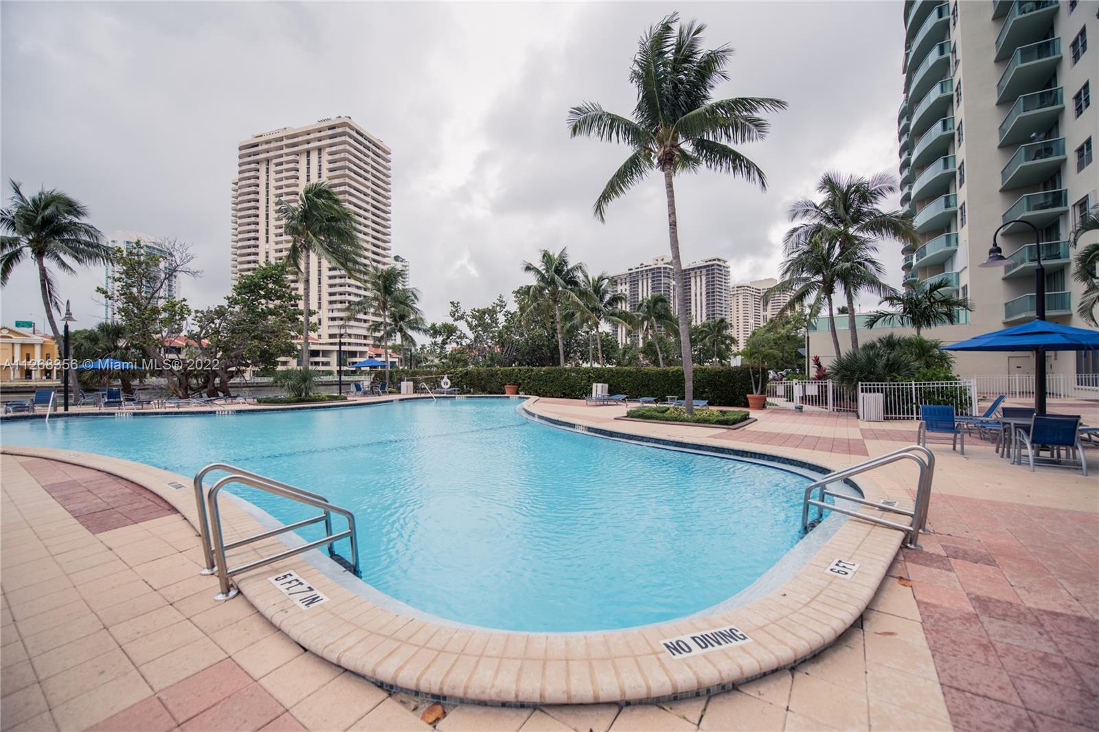 OCEANVIEW BUILDING A COND - Residential