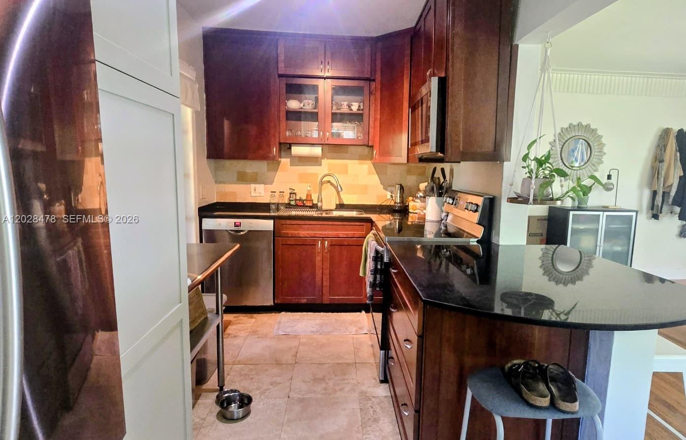 IRONS MANOR 4TH ADDN - Residential Lease