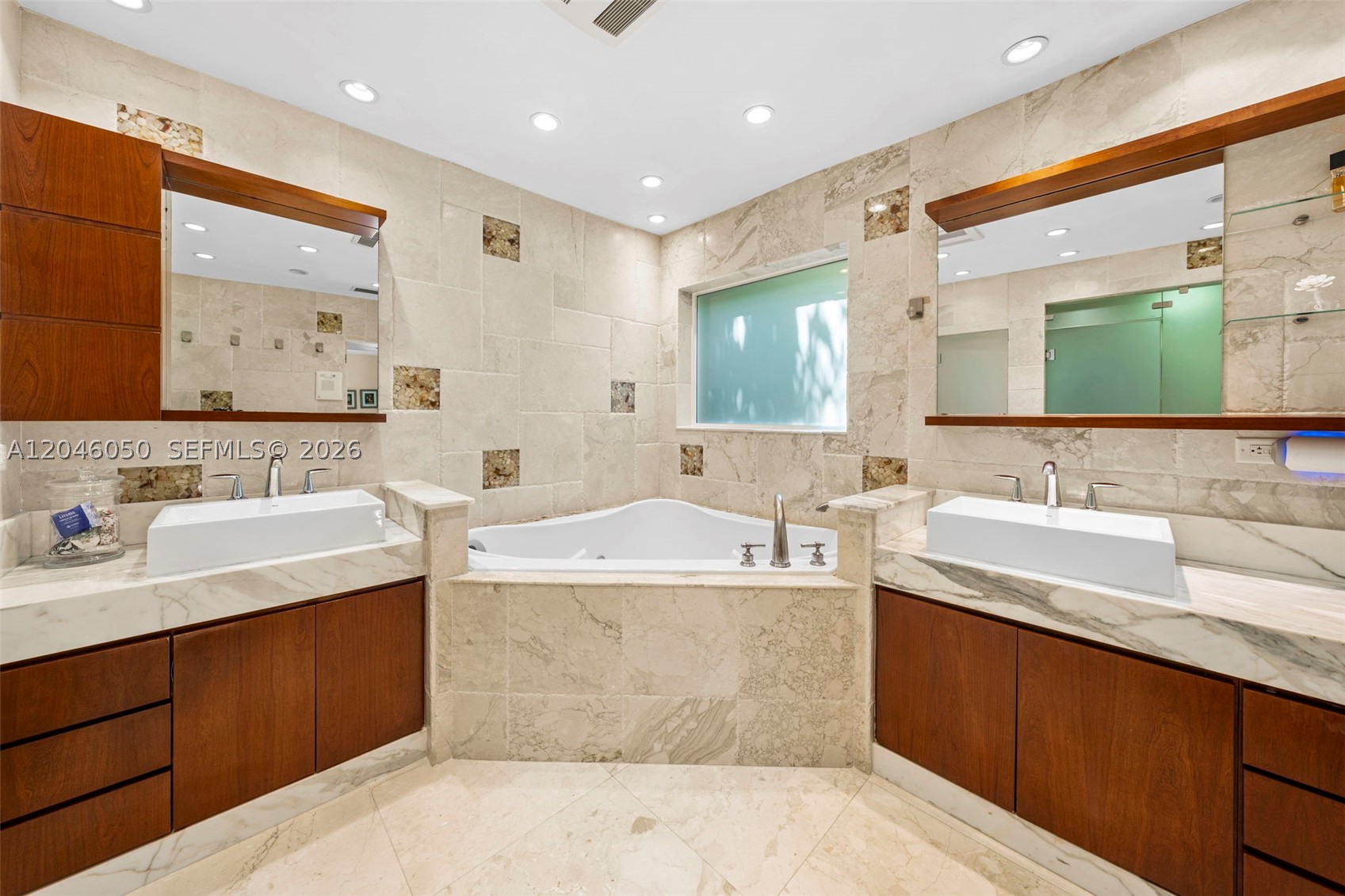CORAL BAY SEC B - Residential