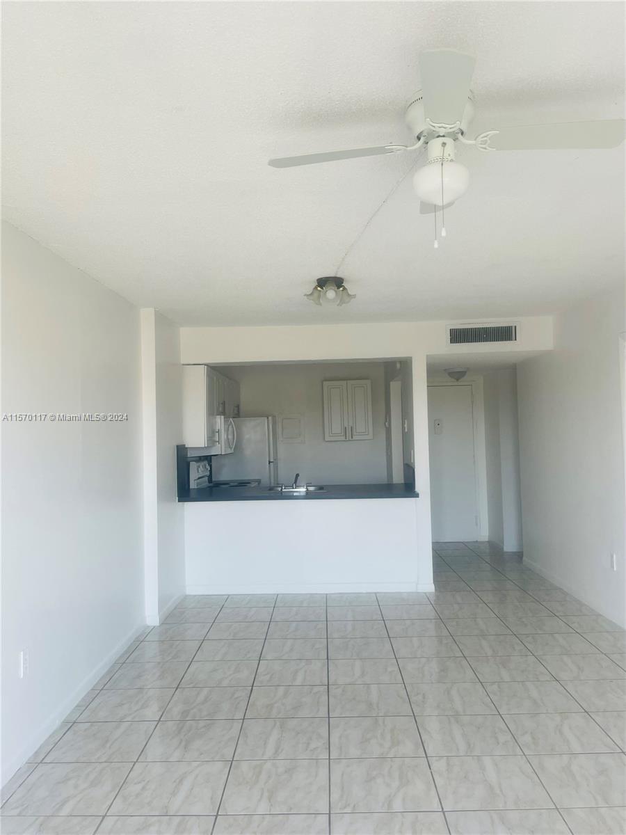 TALL TREES CONDO - Residential Lease