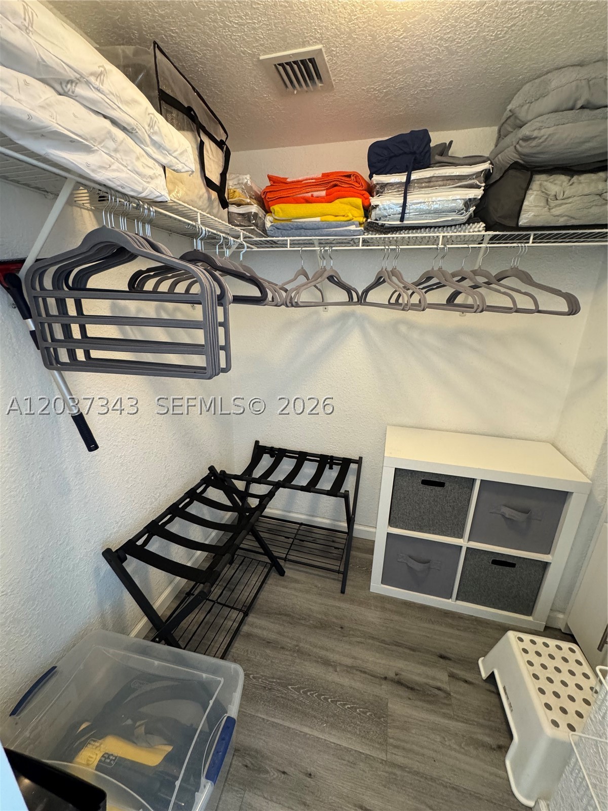 WAVE CONDO - Residential Lease