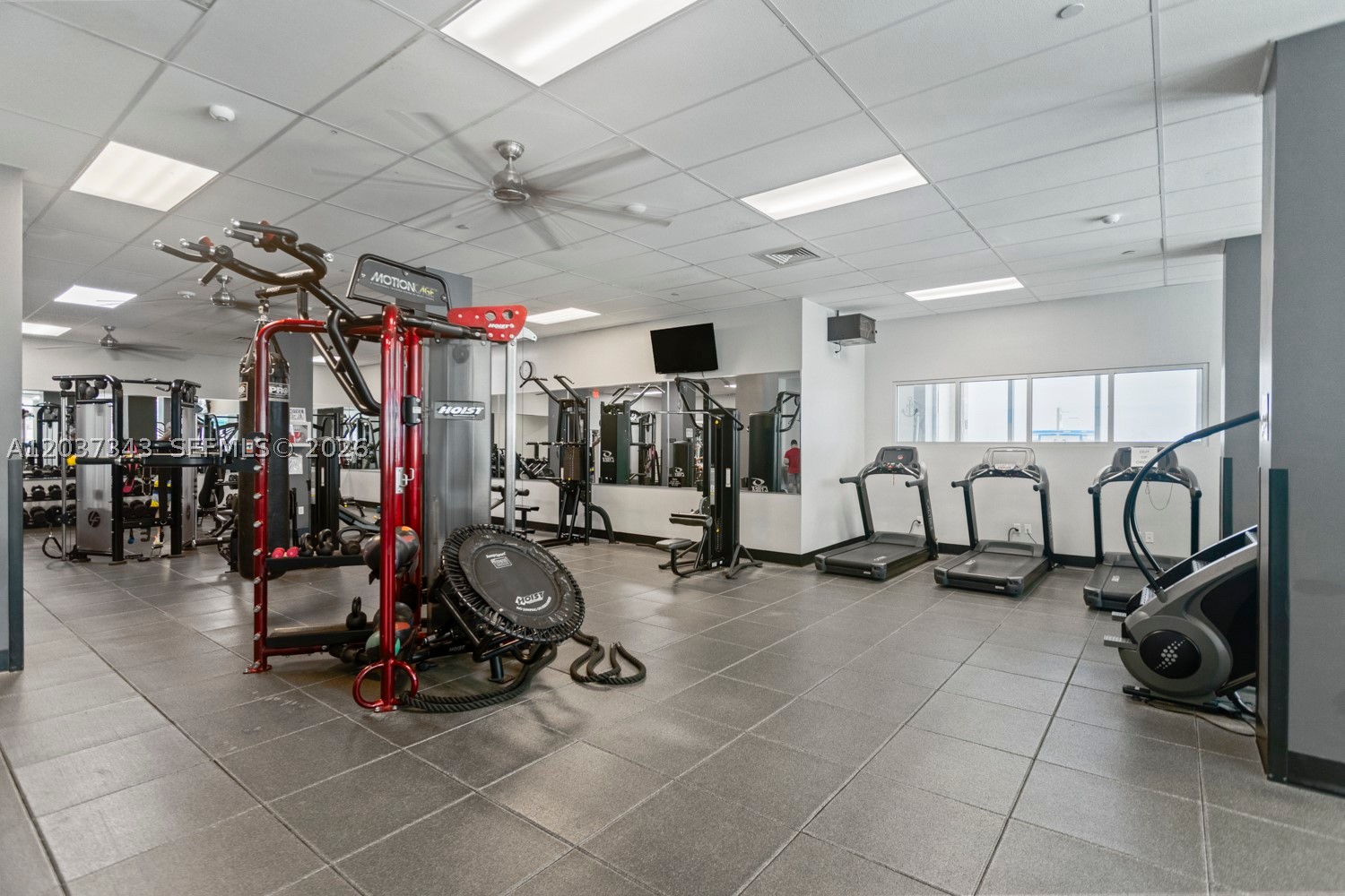 WAVE CONDO - Residential Lease