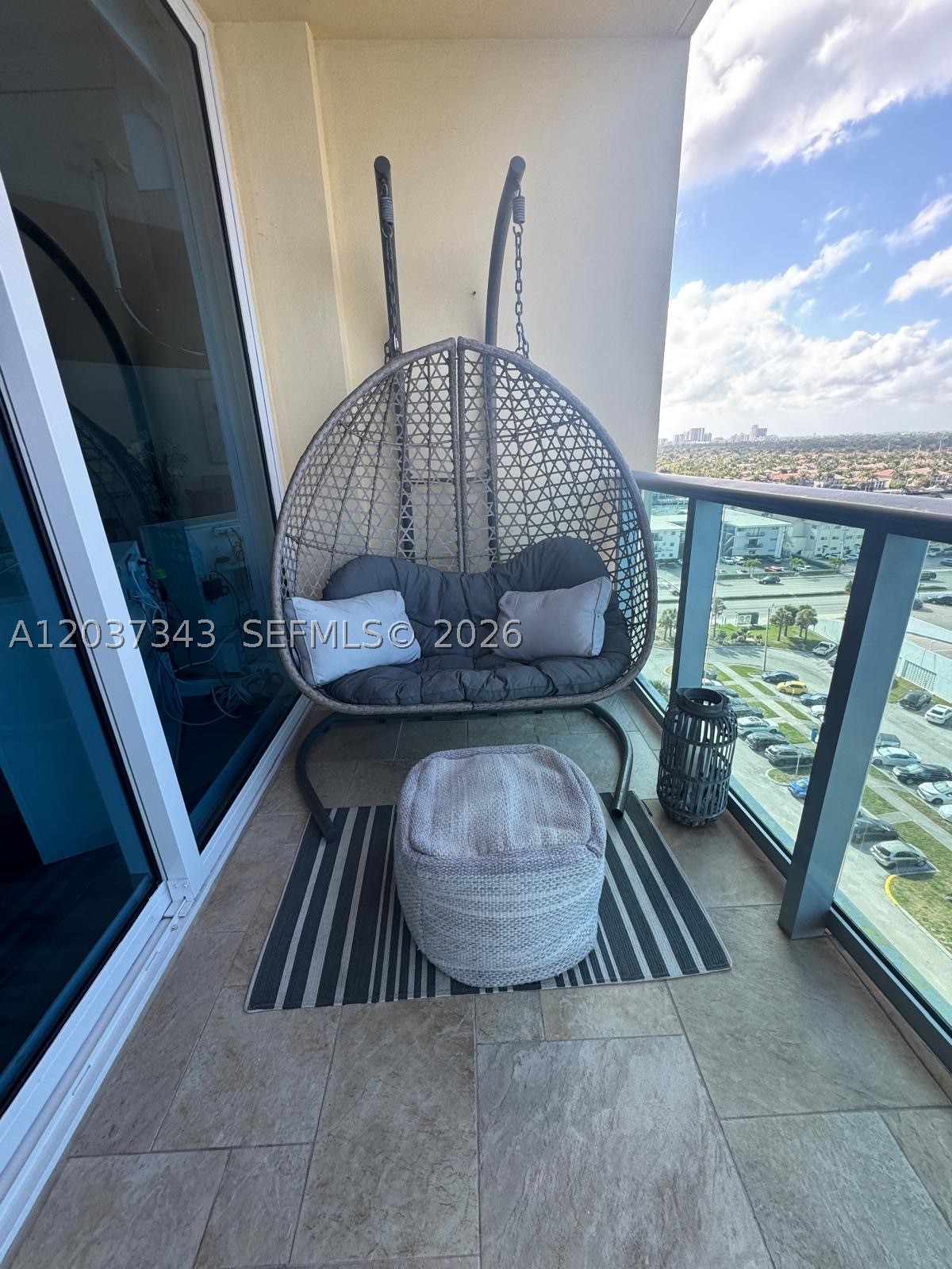 WAVE CONDO - Residential Lease