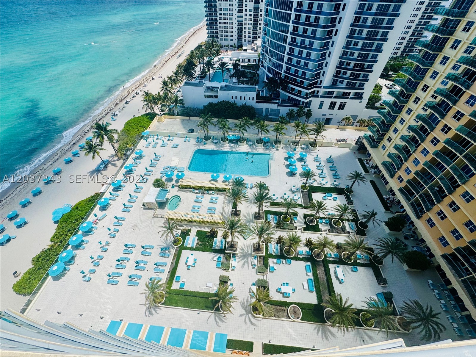 WAVE CONDO - Residential Lease