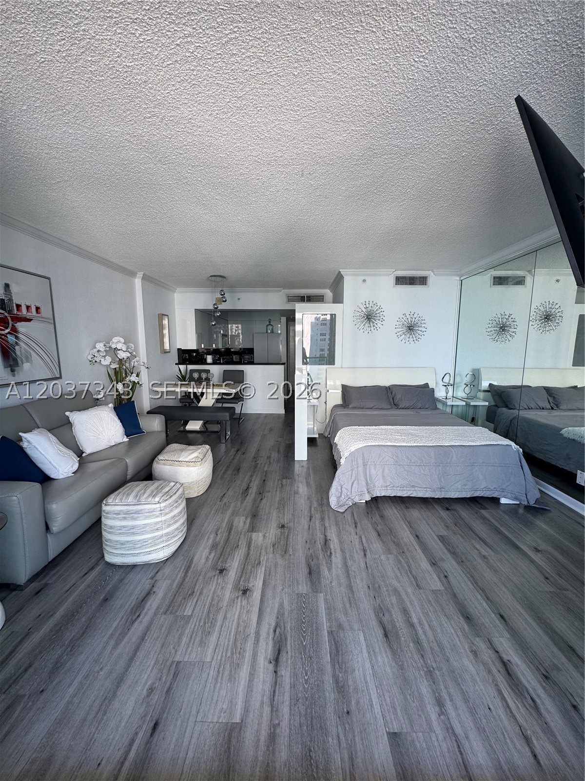 WAVE CONDO - Residential Lease