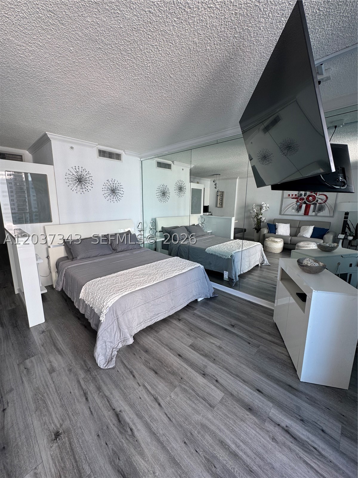 WAVE CONDO - Residential Lease