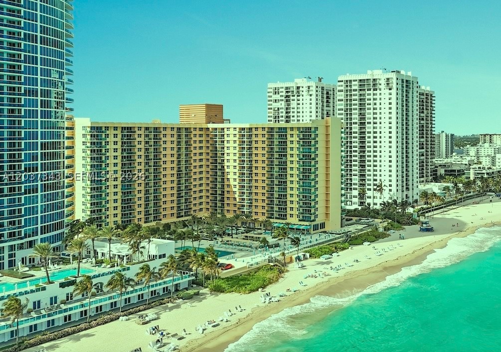 WAVE CONDO - Residential Lease