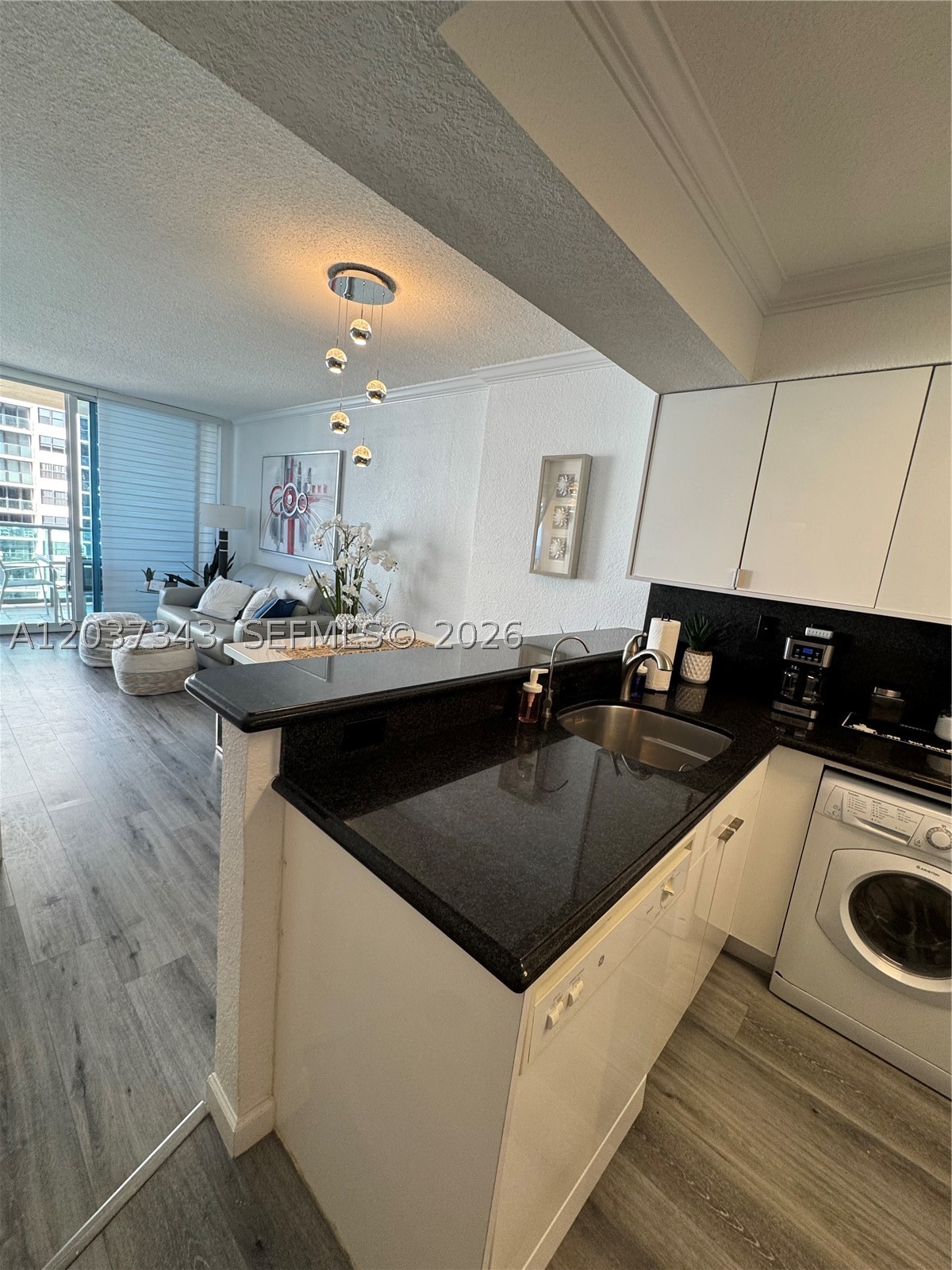 WAVE CONDO - Residential Lease