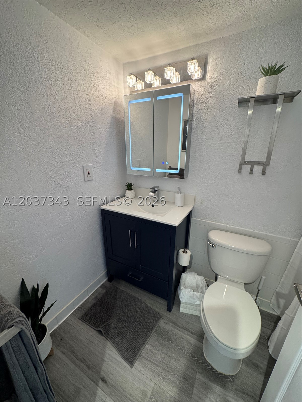 WAVE CONDO - Residential Lease