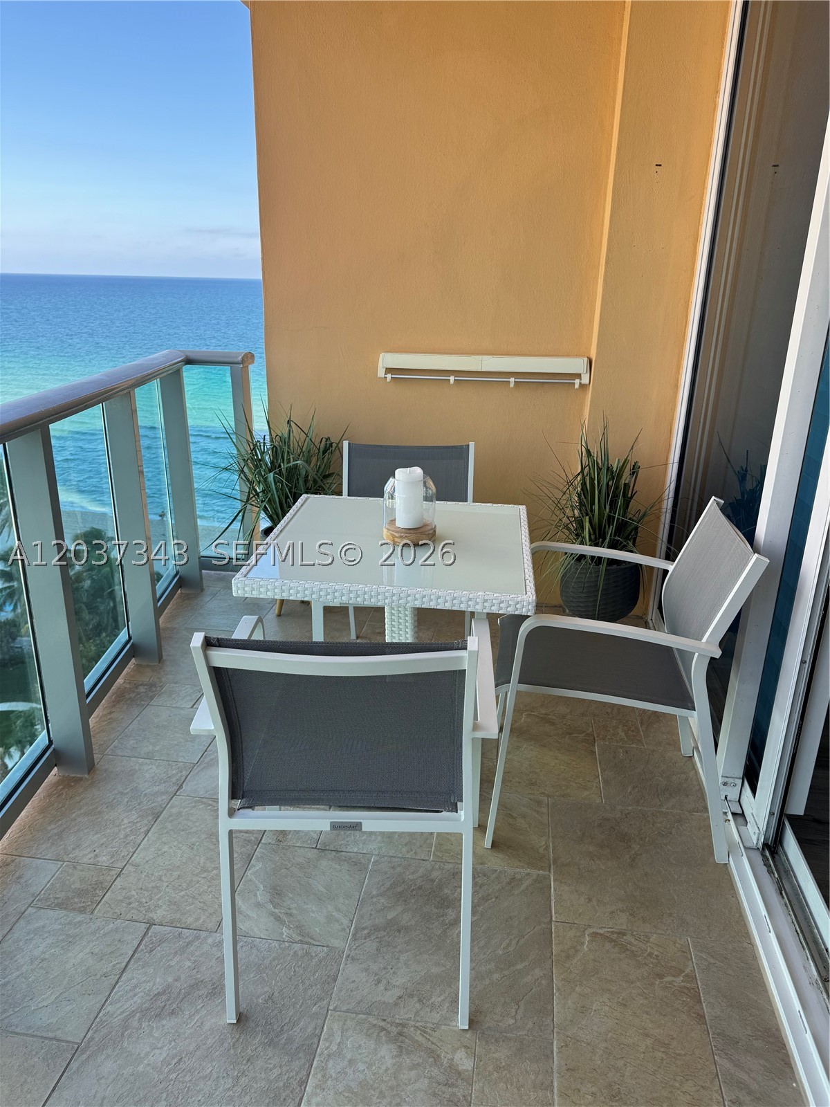 WAVE CONDO - Residential Lease
