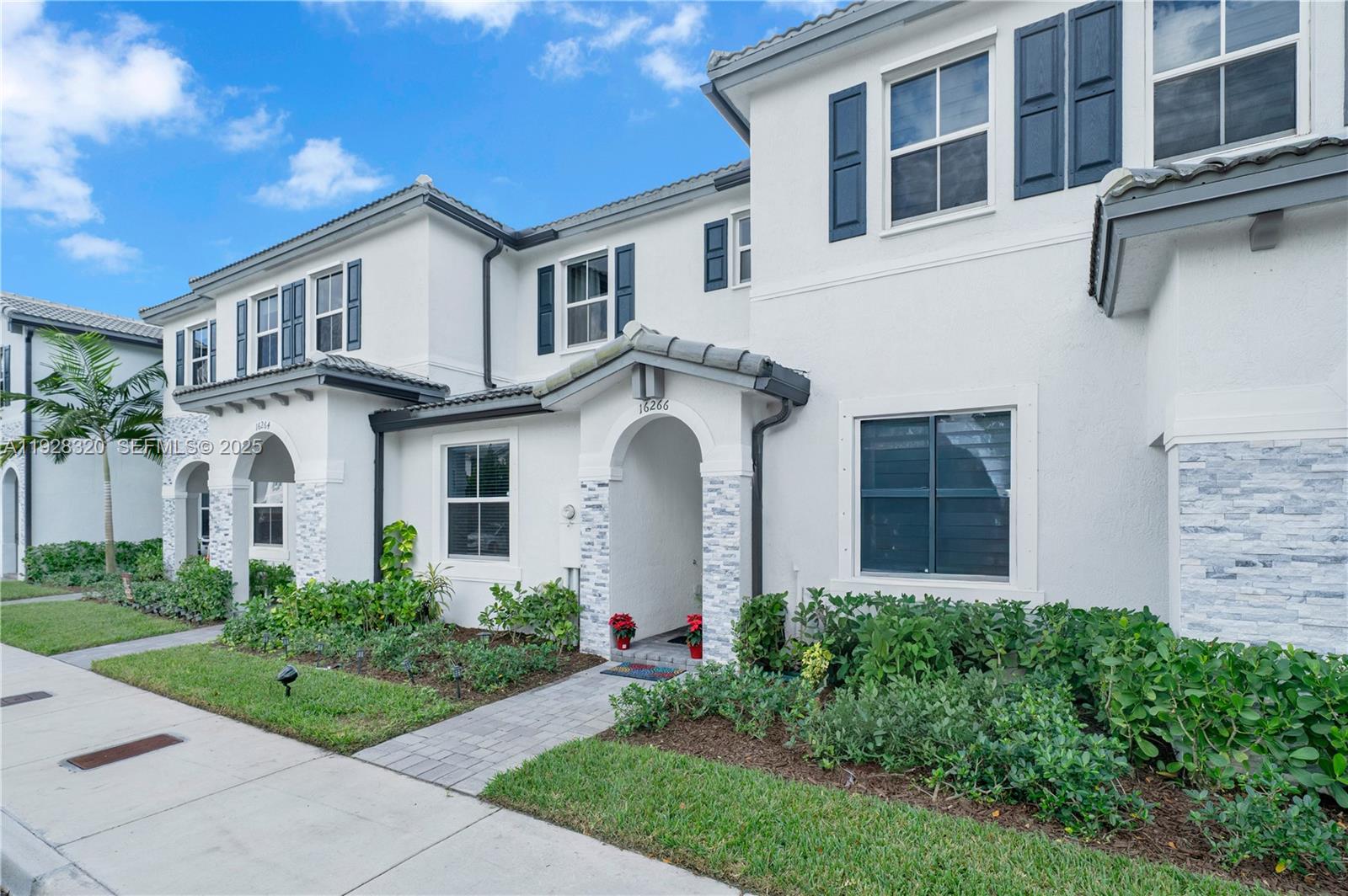 Cedar Pointe - Residential