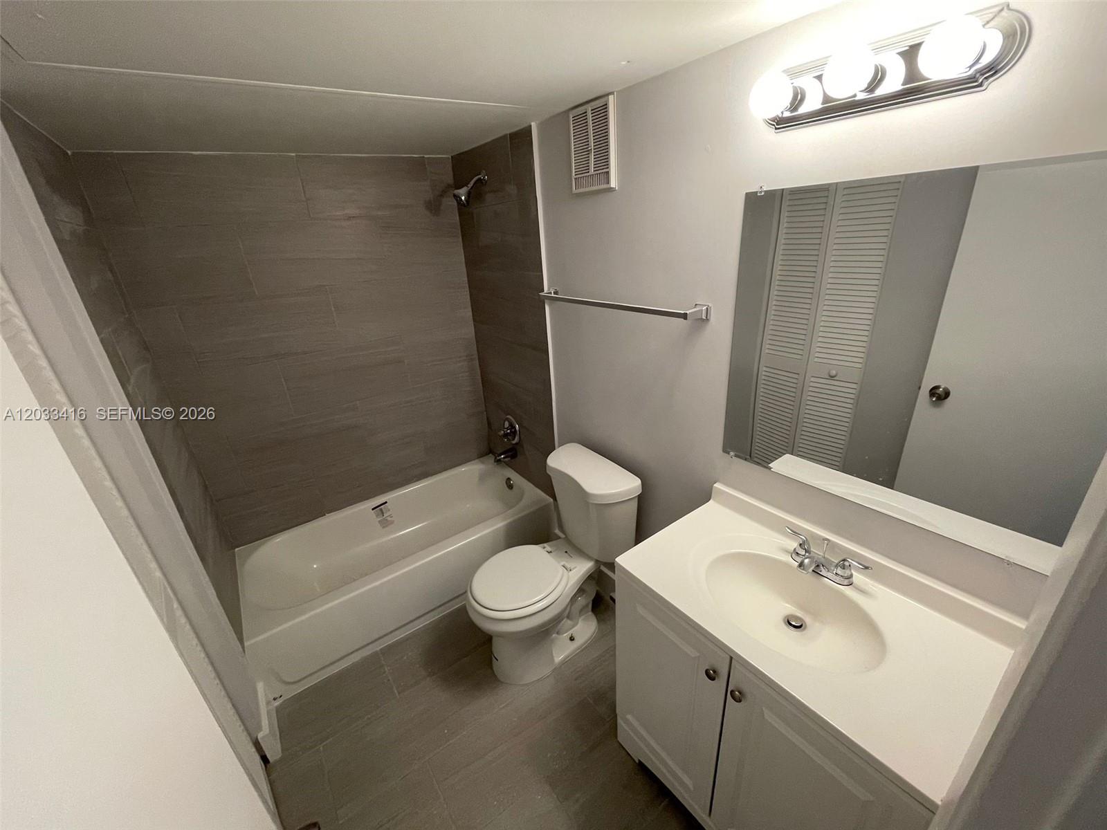 ANTIGUA AT CNTRY CLUBOF M - Residential Lease