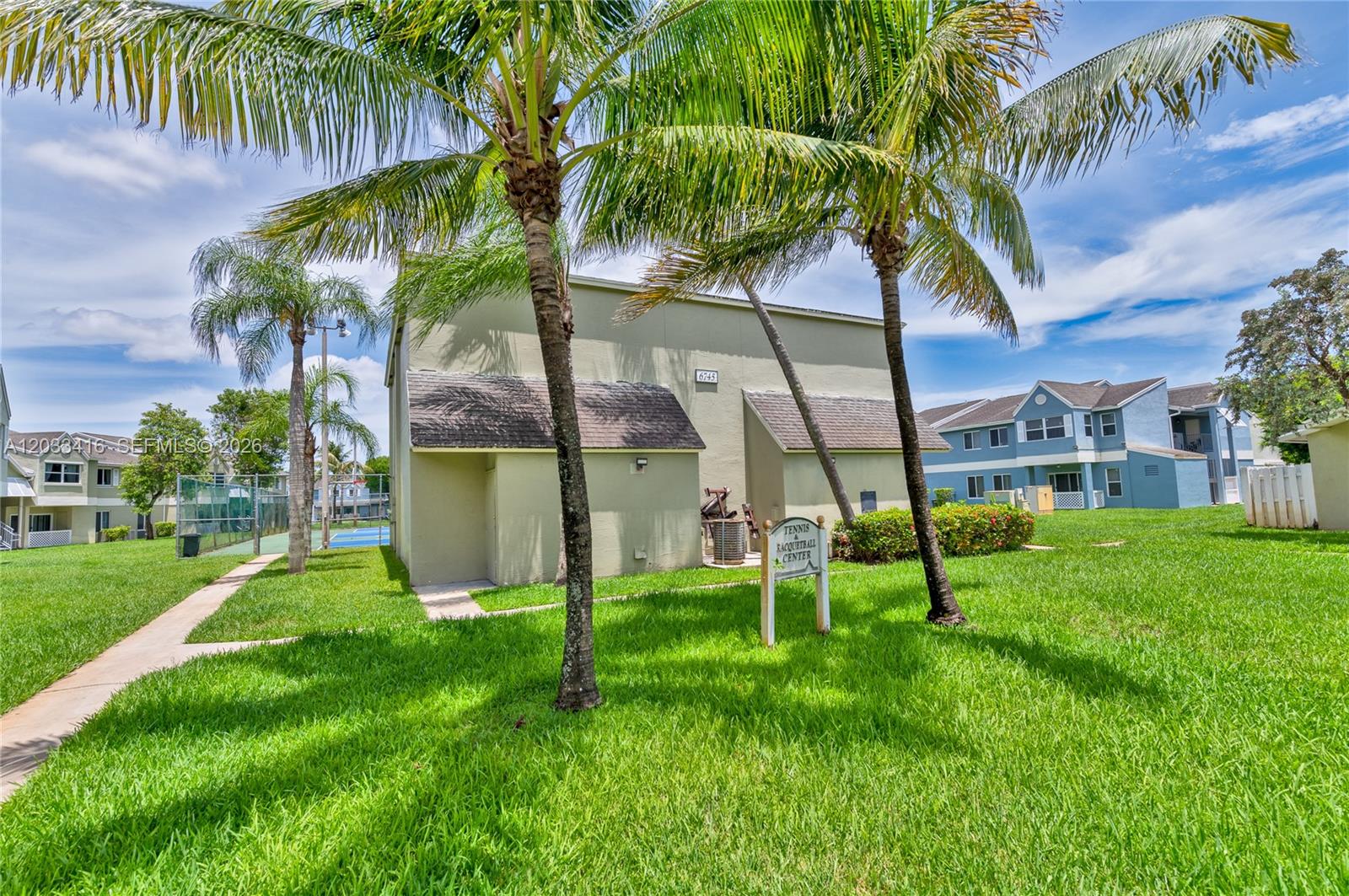ANTIGUA AT CNTRY CLUBOF M - Residential Lease