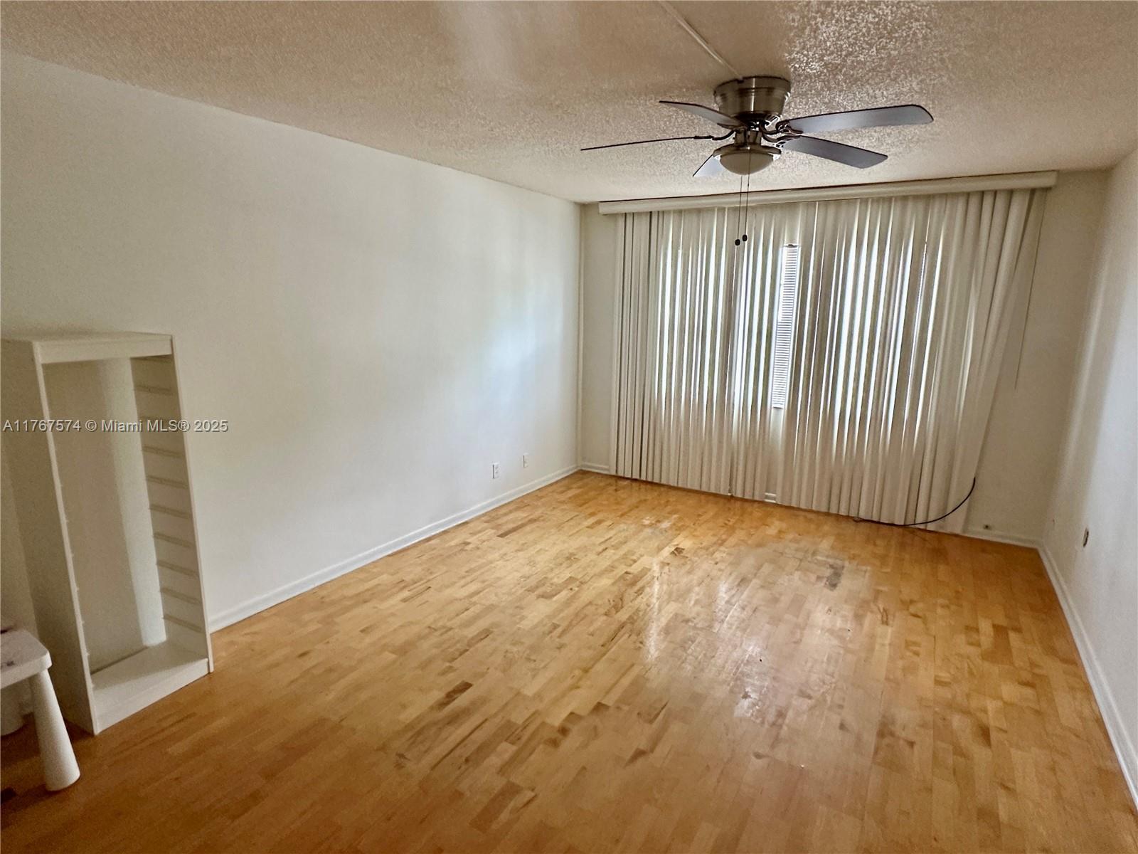 HALLANDALE GARDENS CONDO - Residential