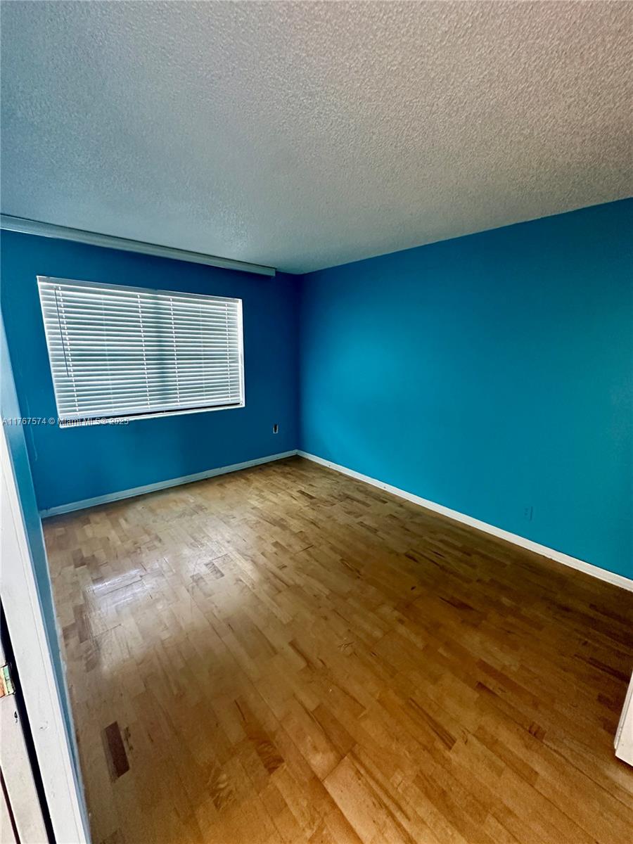 HALLANDALE GARDENS CONDO - Residential