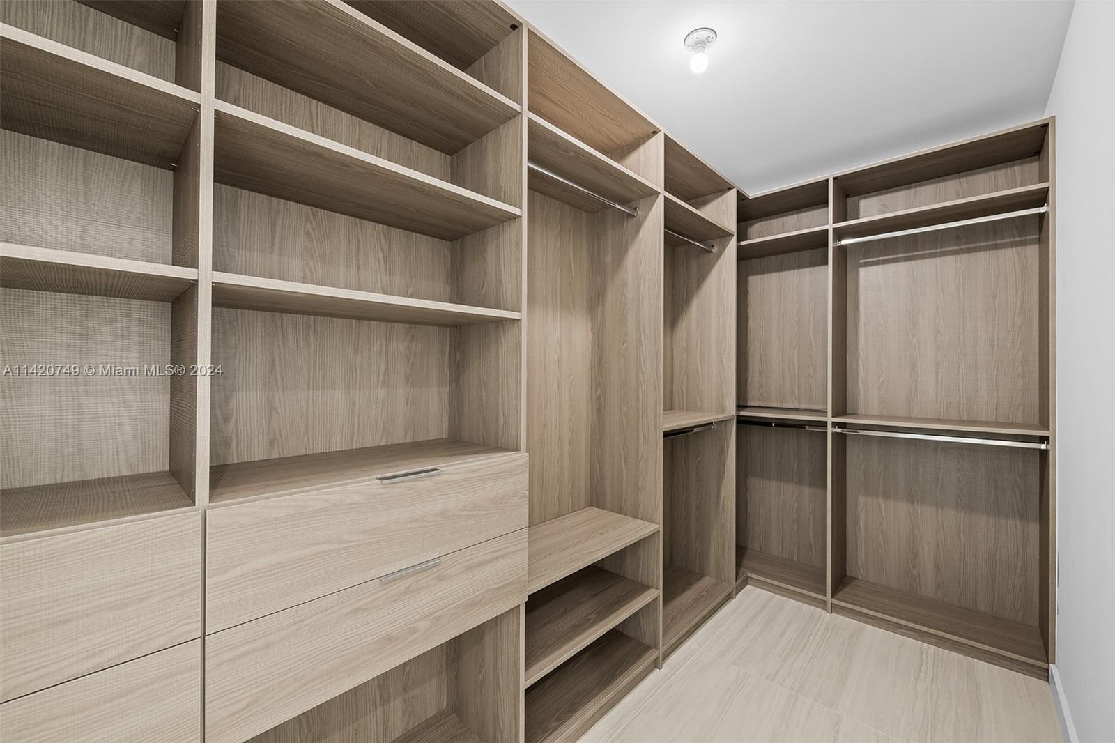 PARAMOUNT MIAMI WORLDCENT - Residential