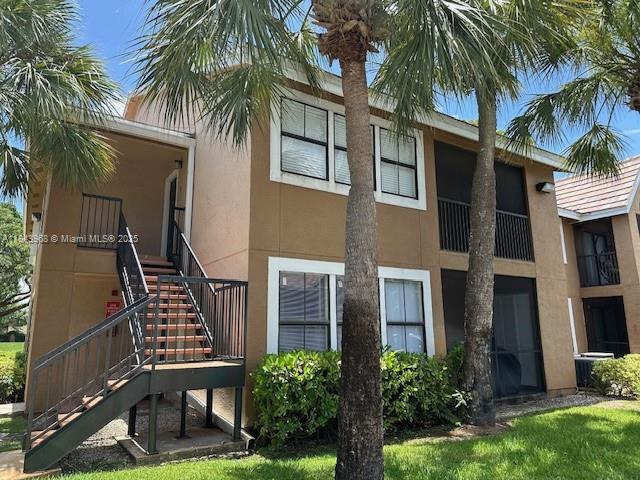 VISTA LAGO AT THE HAMMOCKS - Residential