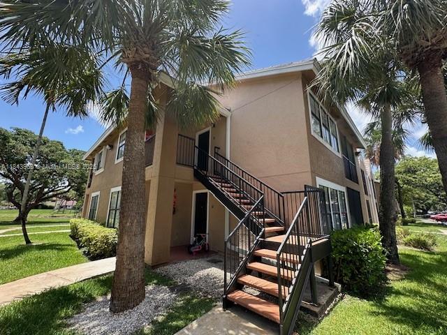 VISTA LAGO AT THE HAMMOCKS - Residential