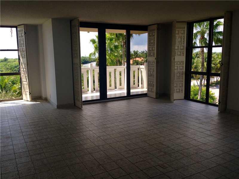 TOWERS OF KEY BISCAYNE CO - Residential Lease