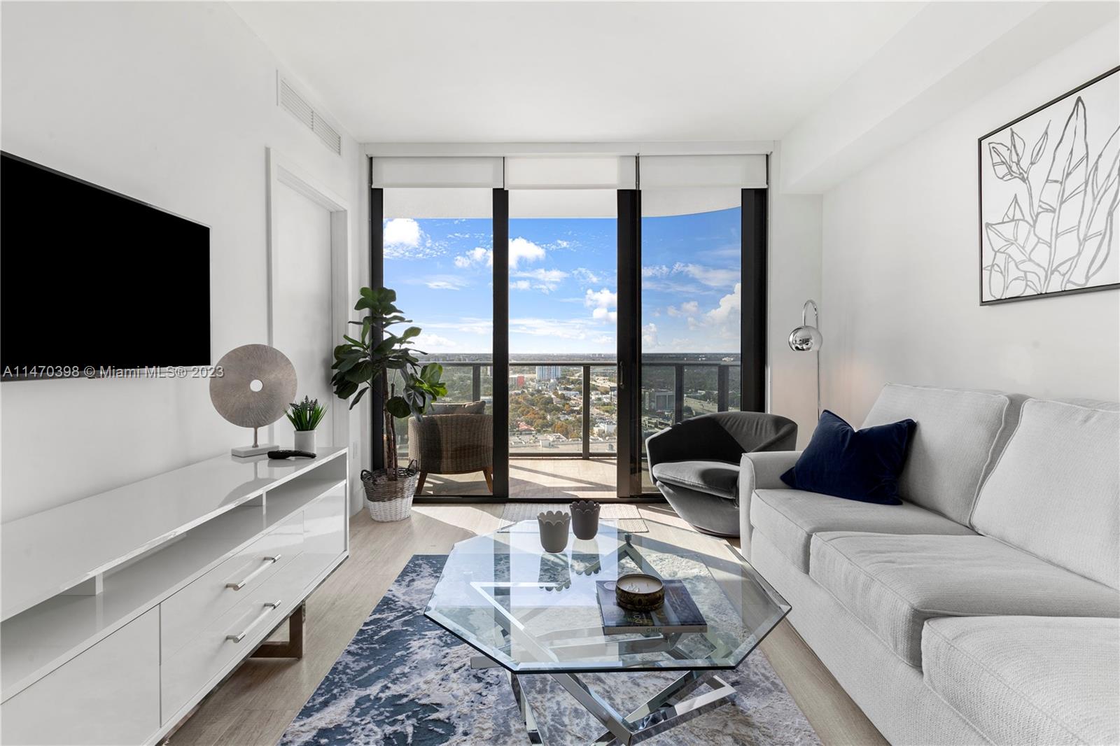 Enjoy living in Miami's hottest neighborhood in this beautifully furnished 1 bedroom apartment. Hyde Midtown has everything! Tennis court, resort pool, jacuzzi and cabanas, lounge/bar, theater, spa, state of the art fitness center, yoga and biking room, club room and game, room for the children. Steps to the Miami Design District, you'll live surrounded by art, culture, luxury, incredible restaurants and just minutes away from MIA International, Miami Beach, Brickell. 5% commission if less than 8 months lease. Available Dec 16th, 2023.