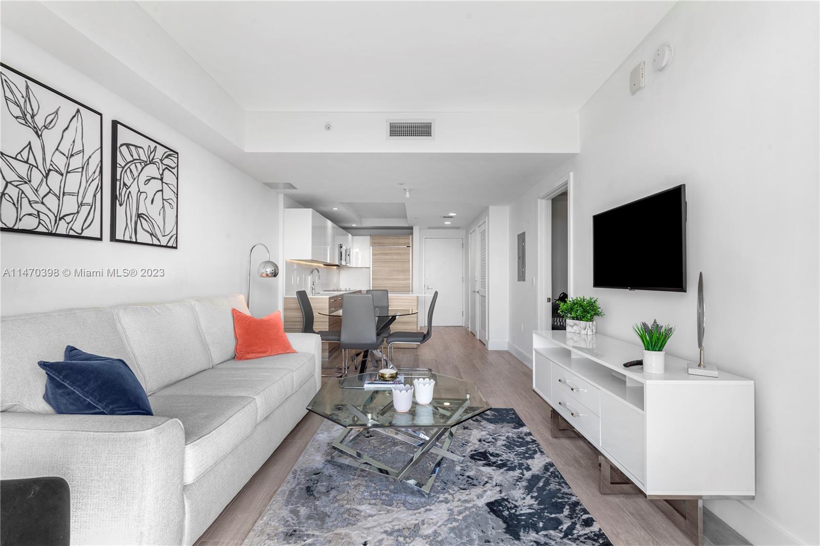3401 MIDTOWN CONDO - Residential Lease
