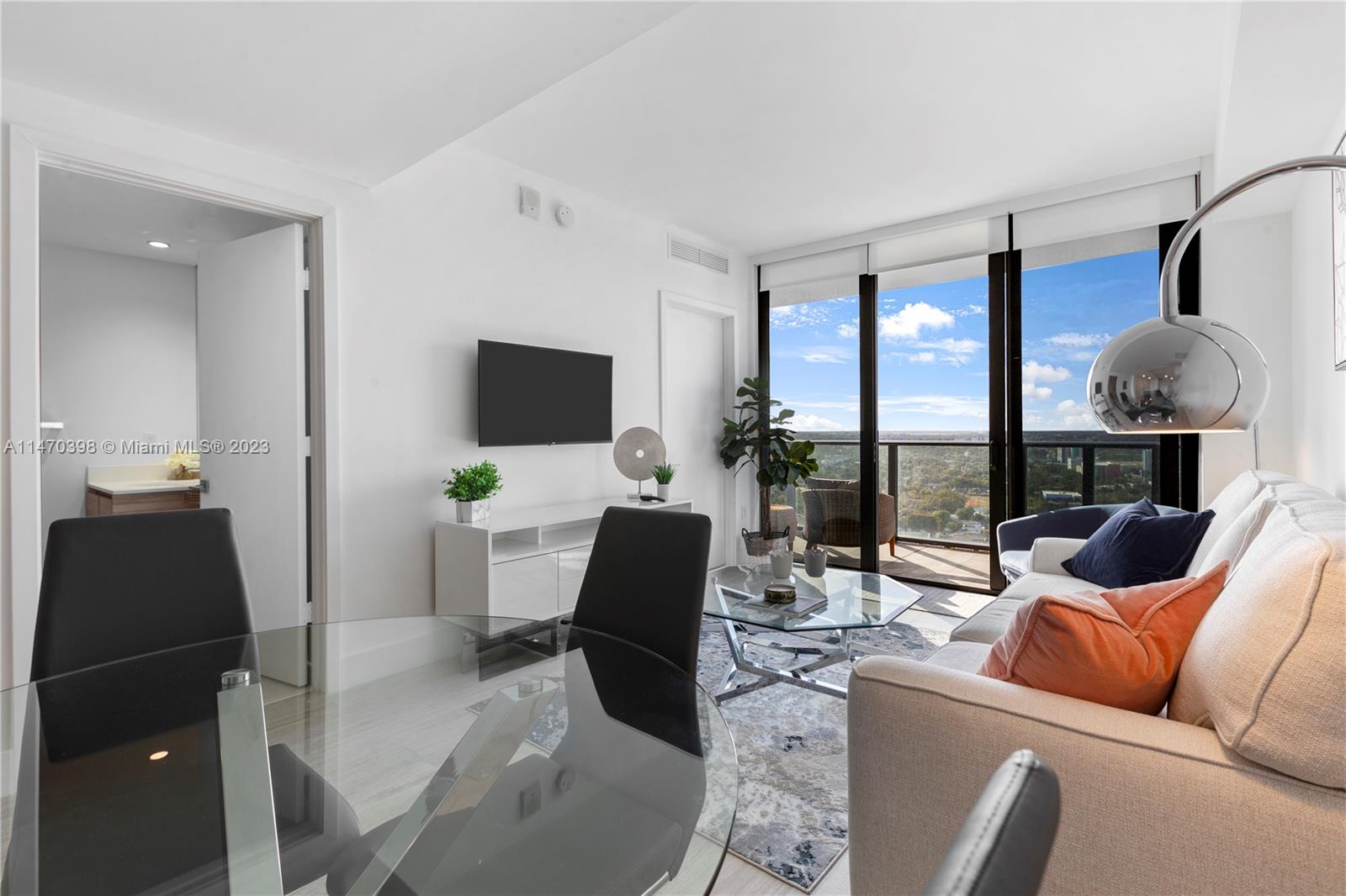 3401 MIDTOWN CONDO - Residential Lease