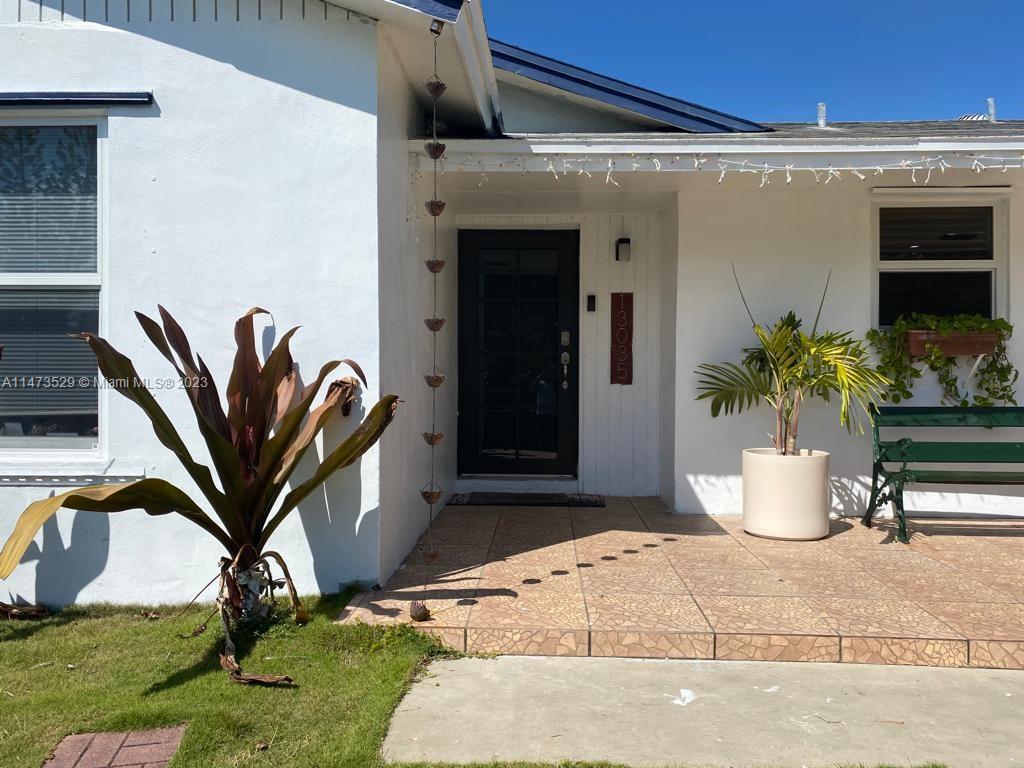 MEADOW WOOD MANOR #4 - Residential