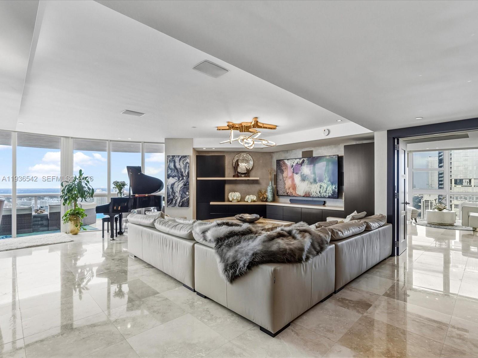 TRUMP ROYALE CONDO - Residential