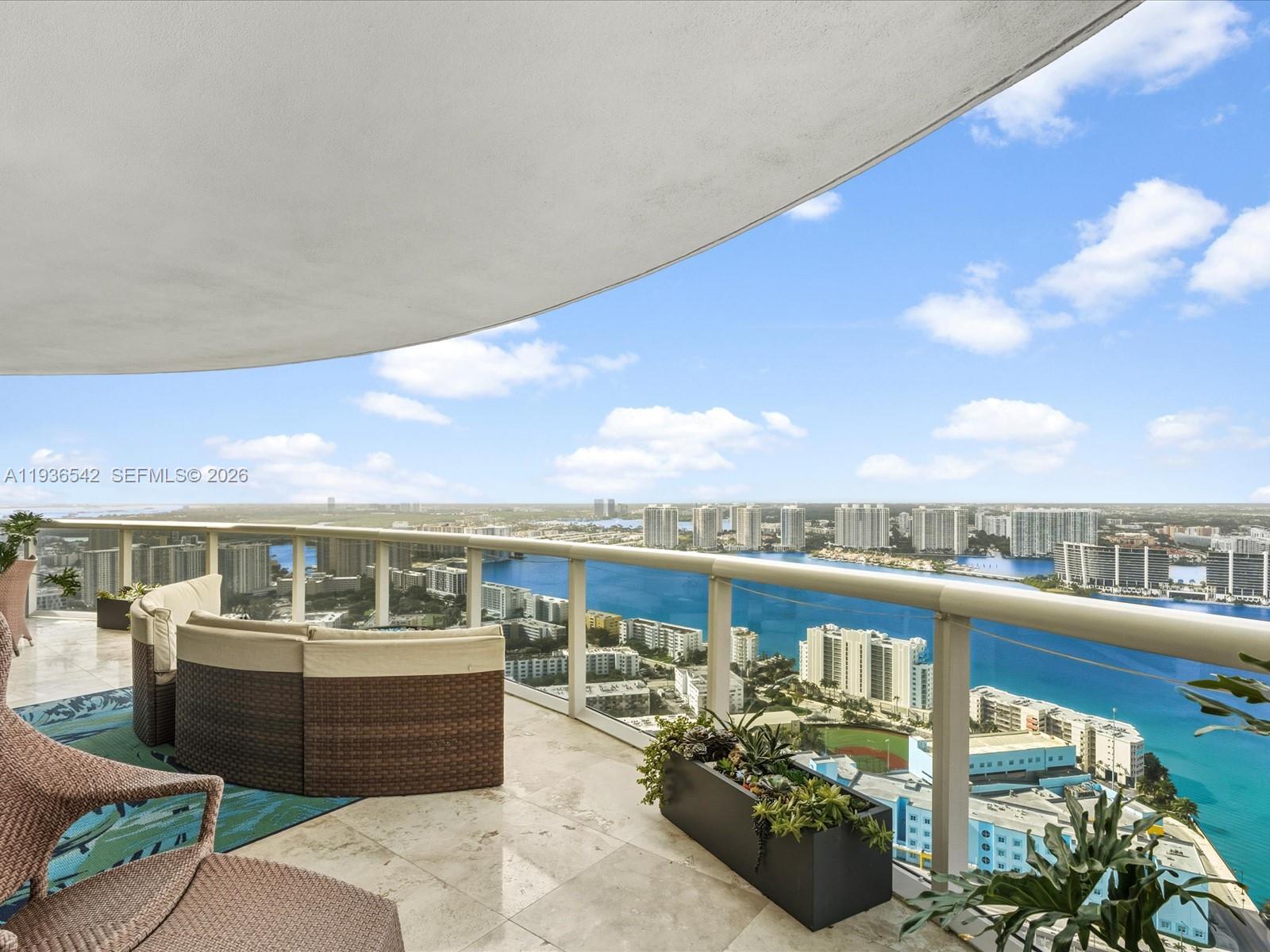 TRUMP ROYALE CONDO - Residential