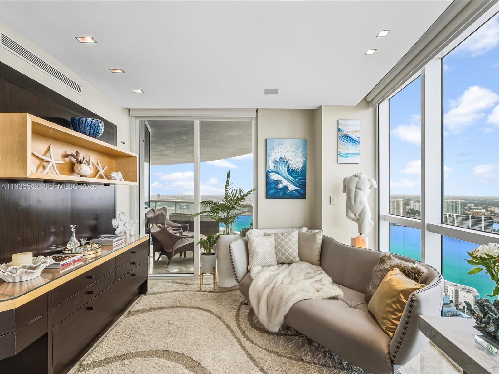 TRUMP ROYALE CONDO - Residential