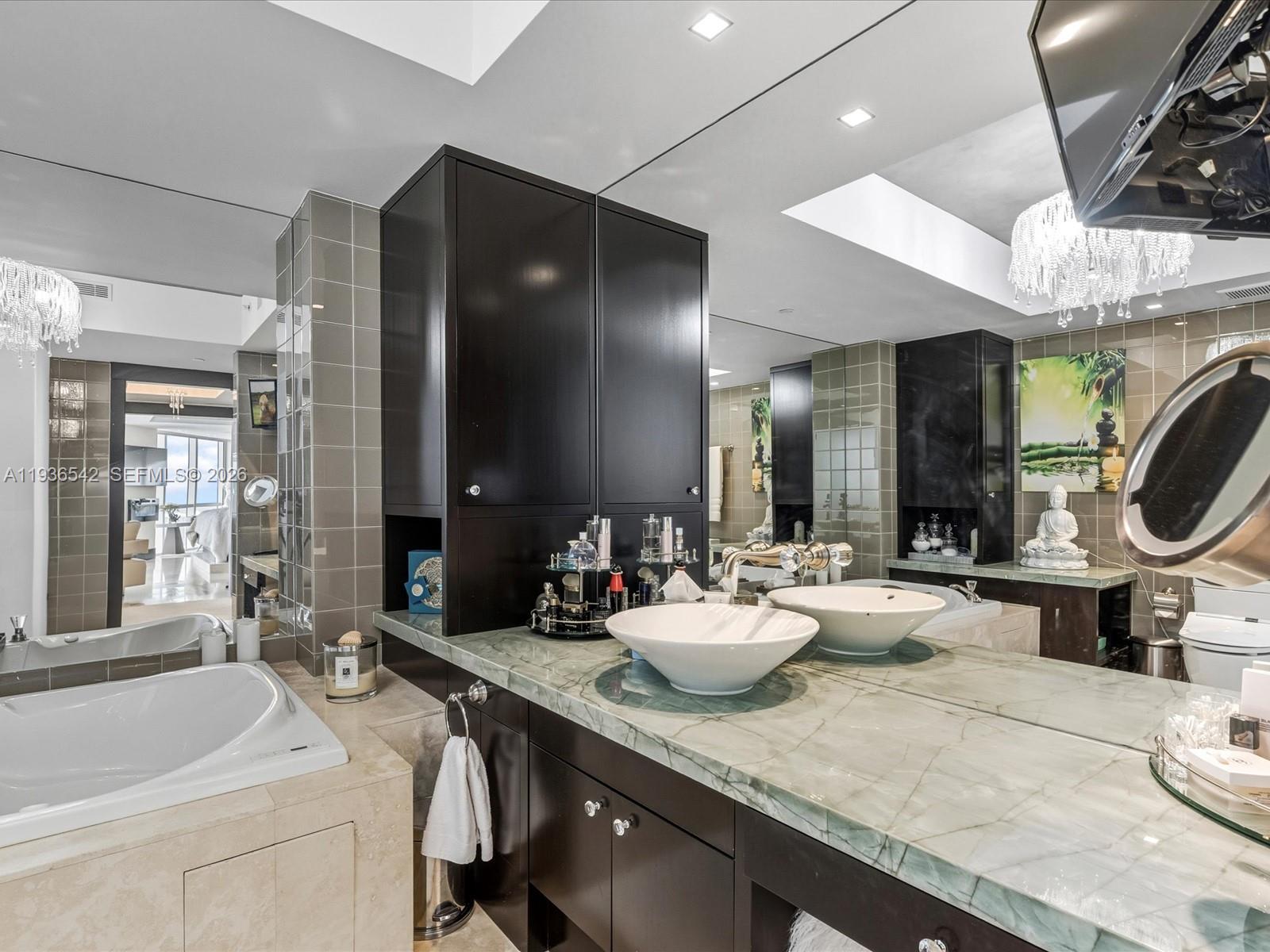 TRUMP ROYALE CONDO - Residential