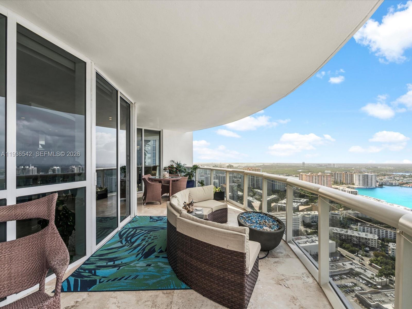 TRUMP ROYALE CONDO - Residential