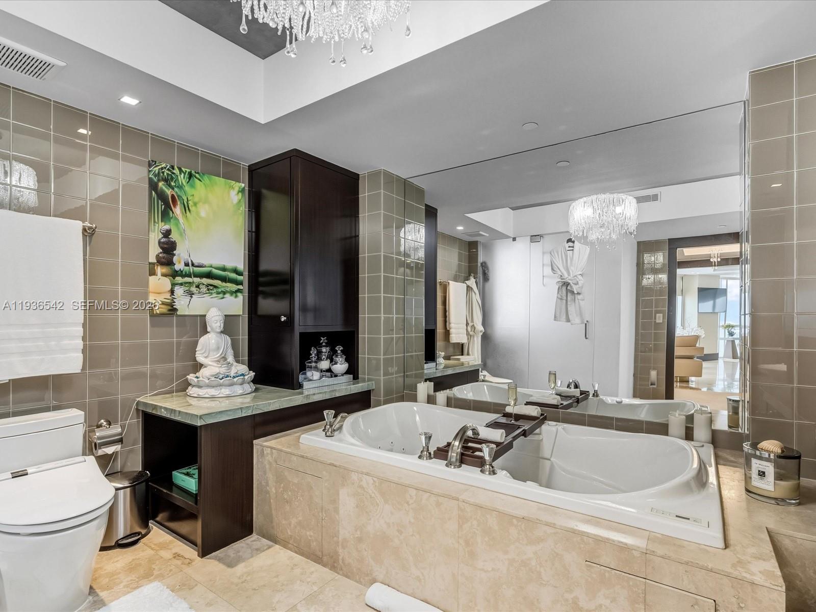 TRUMP ROYALE CONDO - Residential