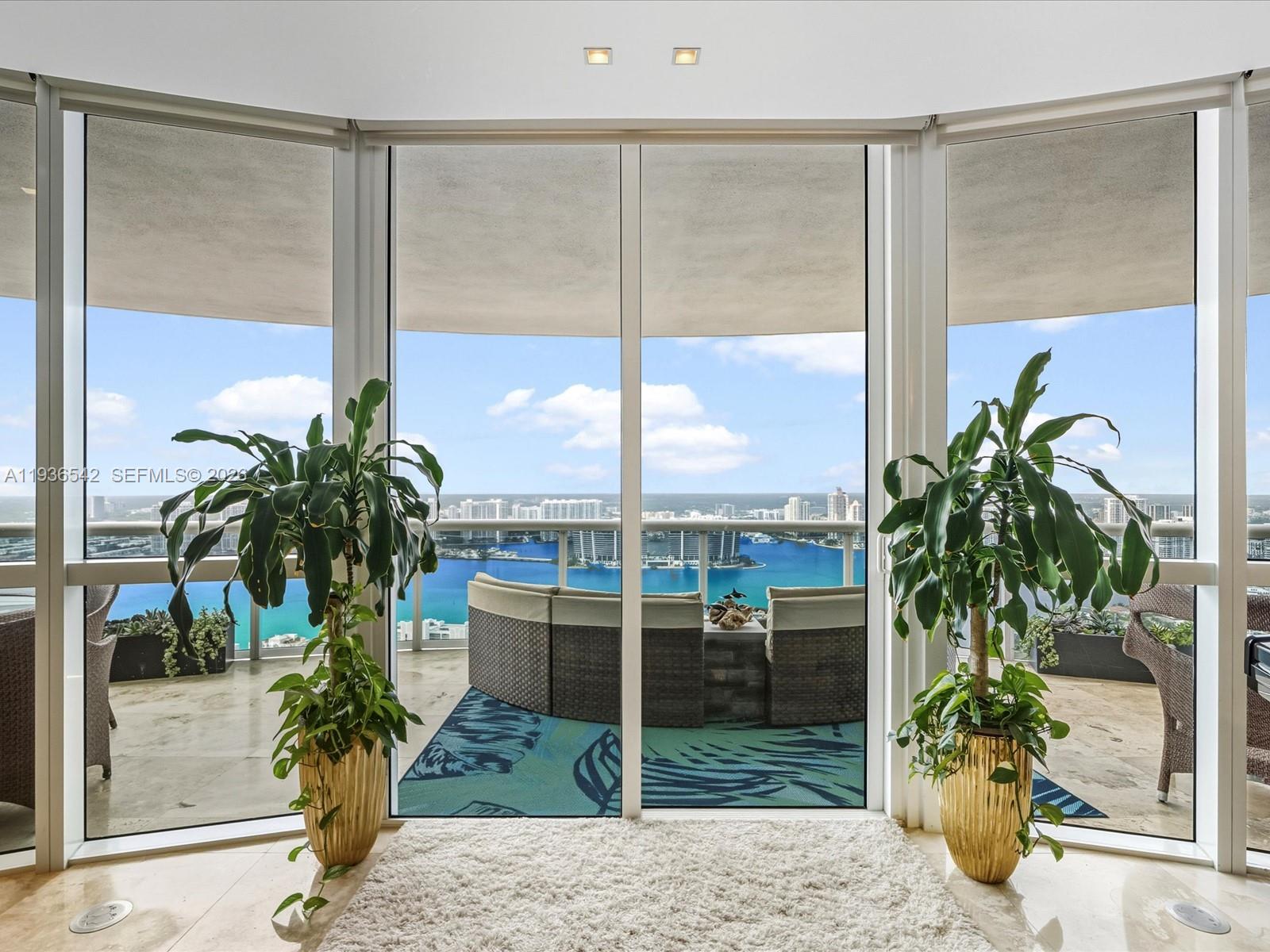 TRUMP ROYALE CONDO - Residential