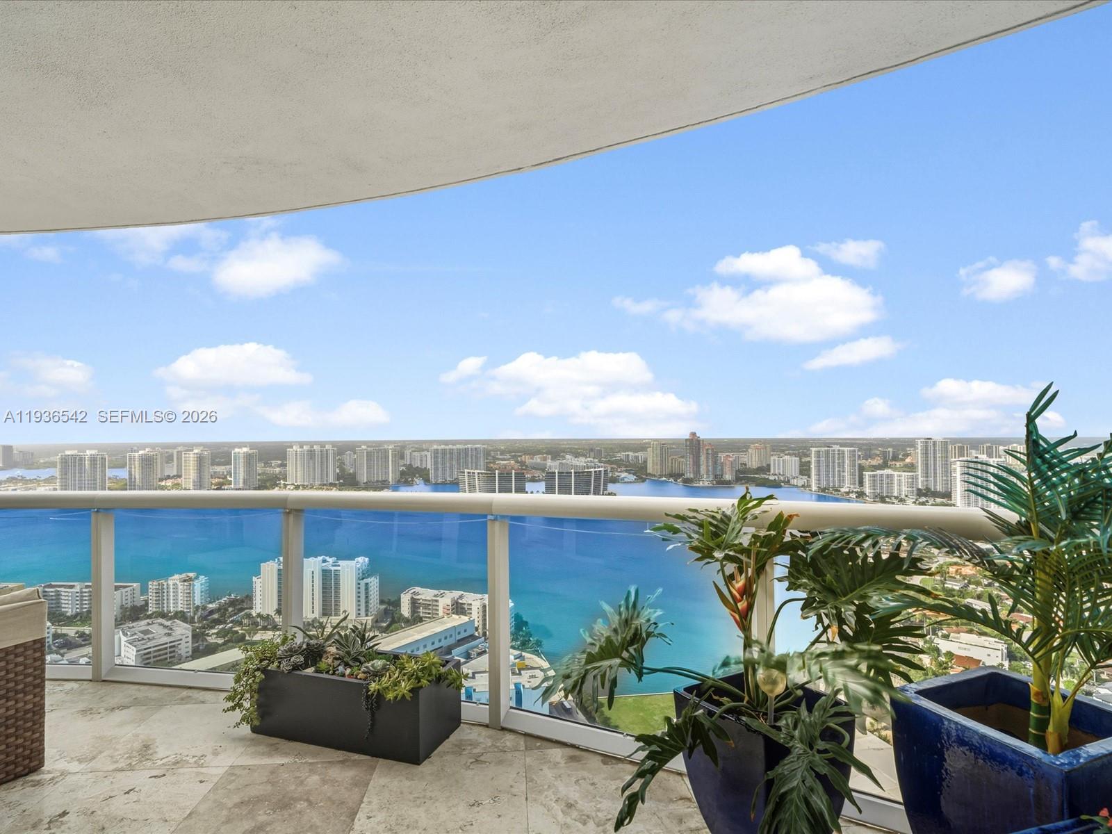 TRUMP ROYALE CONDO - Residential