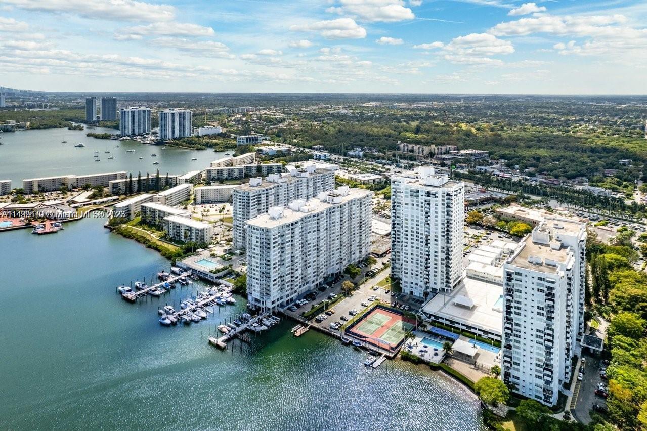 COMMODORE PLAZA CONDO - Residential