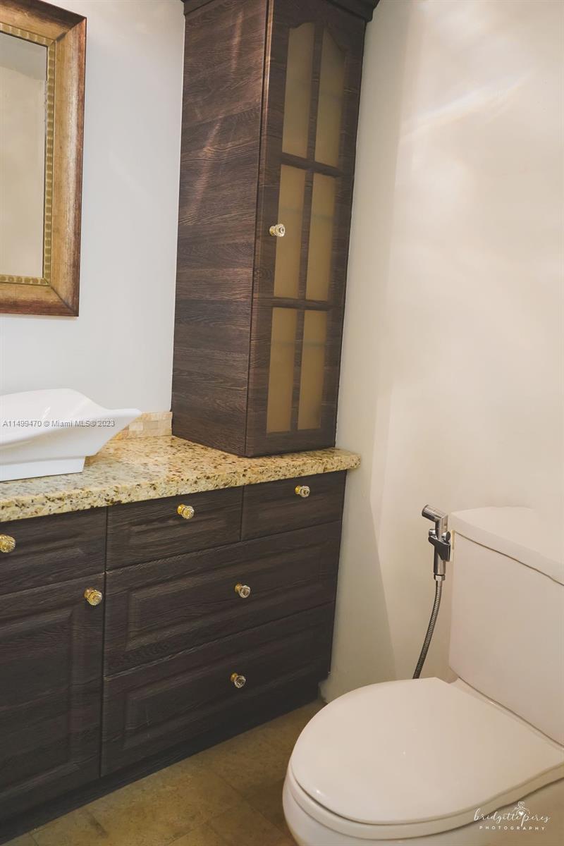 COMMODORE PLAZA CONDO - Residential